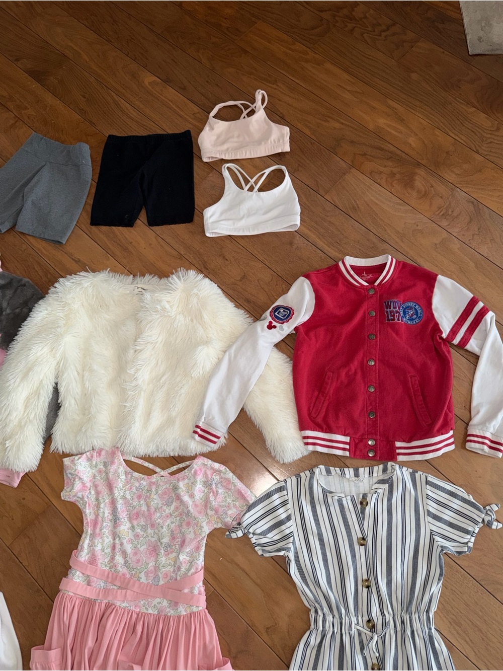 Girls clothes bundle. - Picture 4 of 10